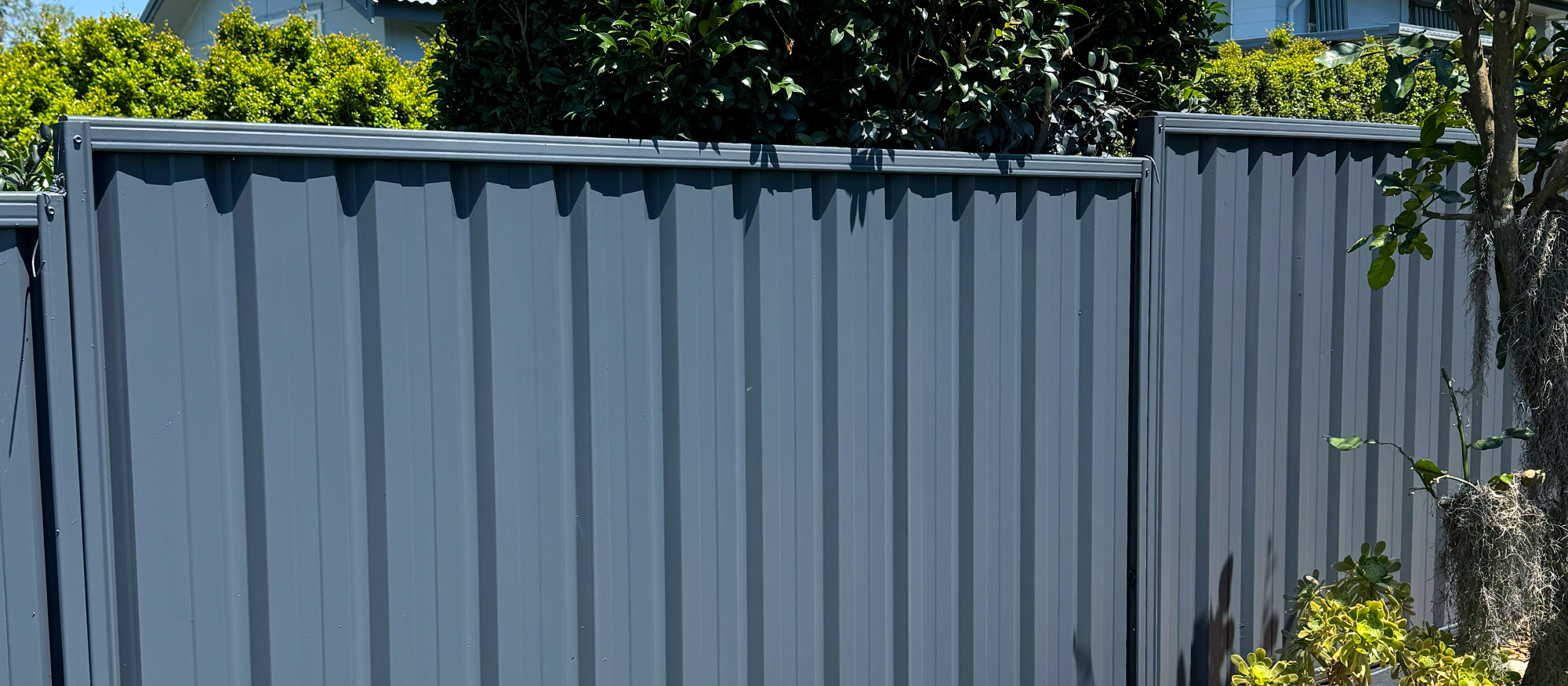 How To Spray Paint A Colorbond Fence